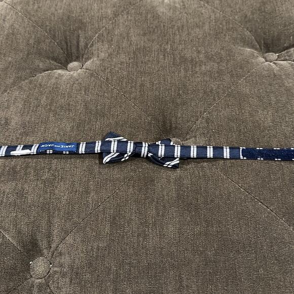 Janie & jack Velcro bow tie - Picture 3 of 5